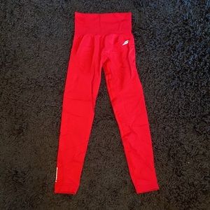 DoYouEven DYE size small leggings - like new butt lifting in rose and red